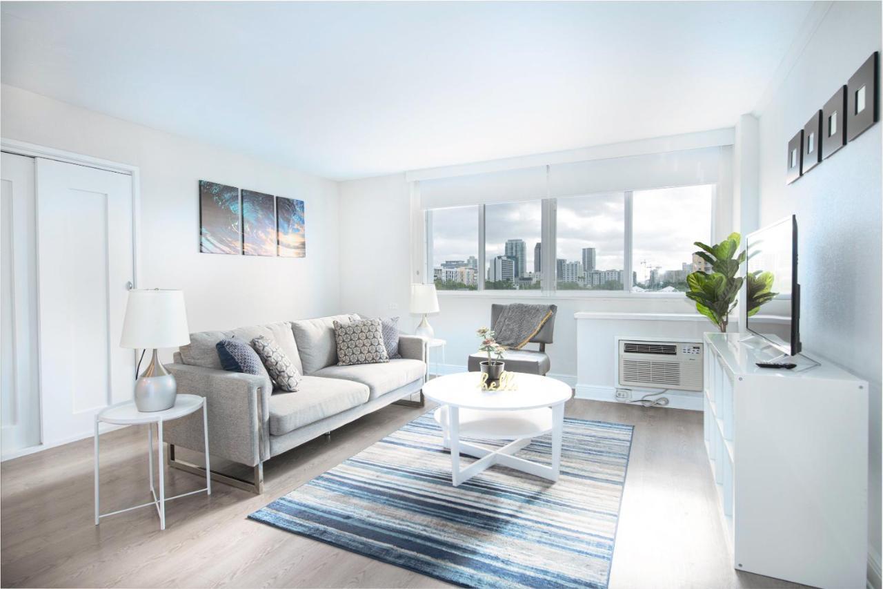 דירות סיינט פיטרסברג Frontdesk The Wayland Apts Downtown St Pete מראה חיצוני תמונה