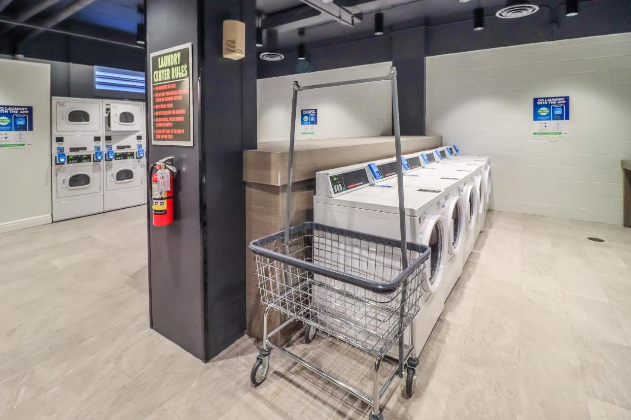דירות סיינט פיטרסברג Frontdesk The Wayland Apts Downtown St Pete מראה חיצוני תמונה