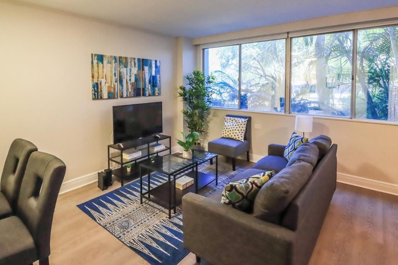 דירות סיינט פיטרסברג Frontdesk The Wayland Apts Downtown St Pete חדר תמונה