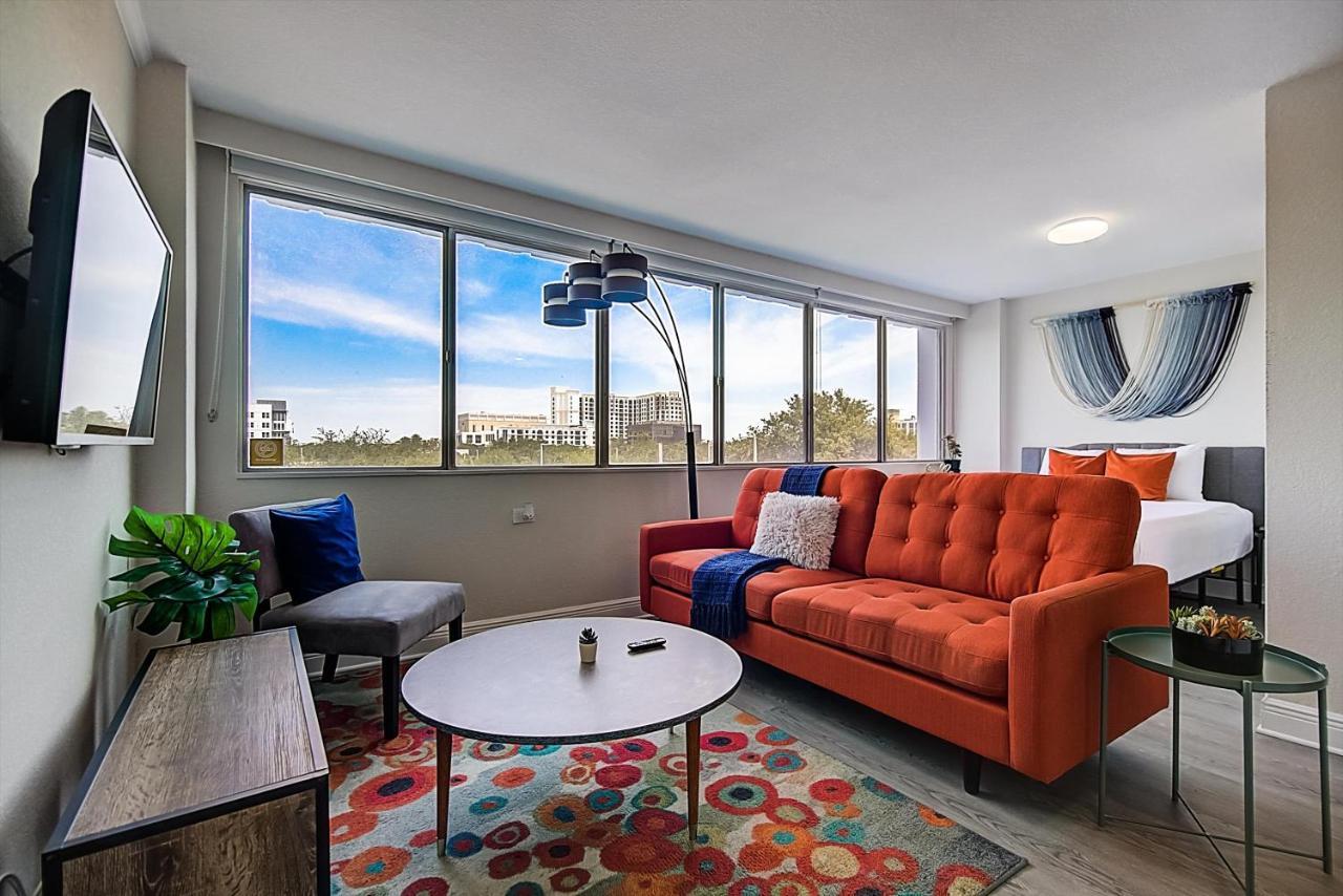 דירות סיינט פיטרסברג Frontdesk The Wayland Apts Downtown St Pete מראה חיצוני תמונה