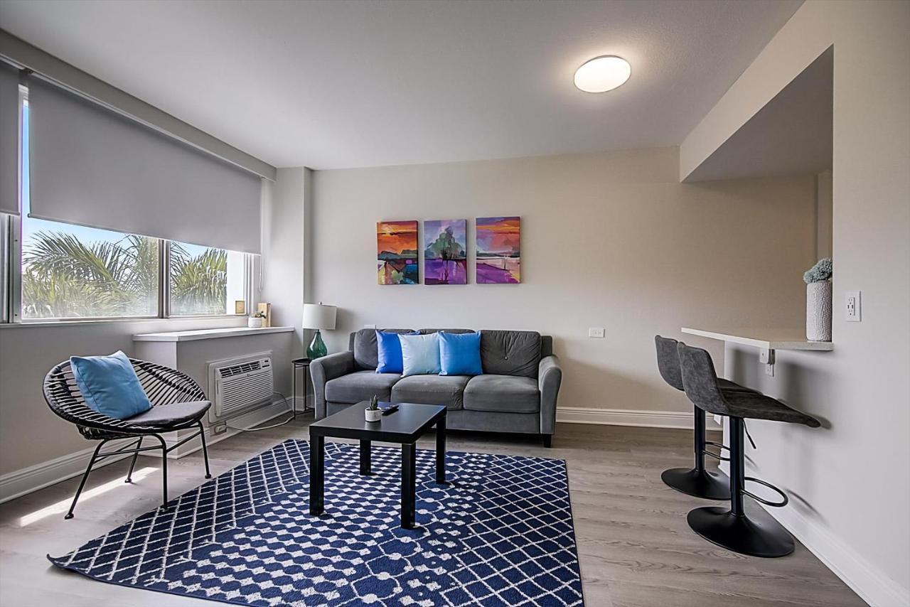 דירות סיינט פיטרסברג Frontdesk The Wayland Apts Downtown St Pete מראה חיצוני תמונה